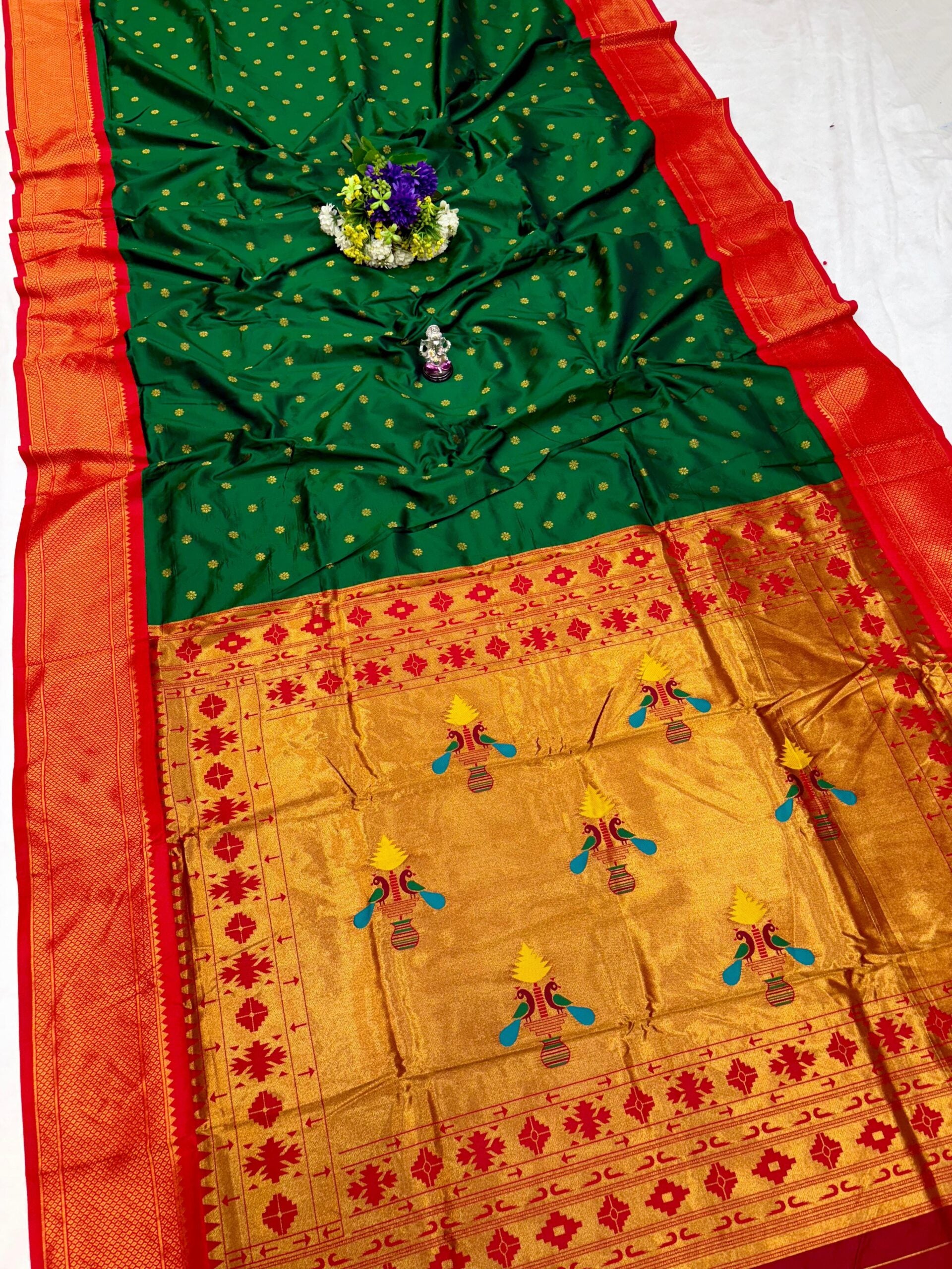 Yeola Kalanjali Pallu Paithani